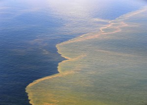 Oil from DH approaching shore